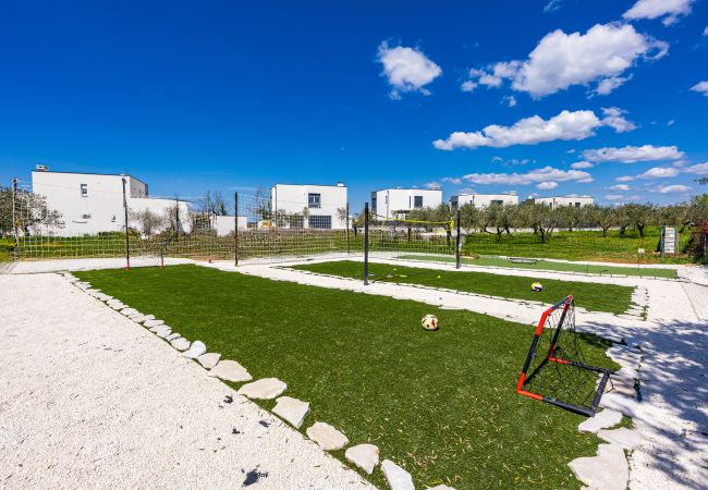 House in Galižana - Private Heated Pool, Sport Fields - Villa Sunshine House in Galižana - Private Heated Pool, Sport Fields - Villa Sunshine
