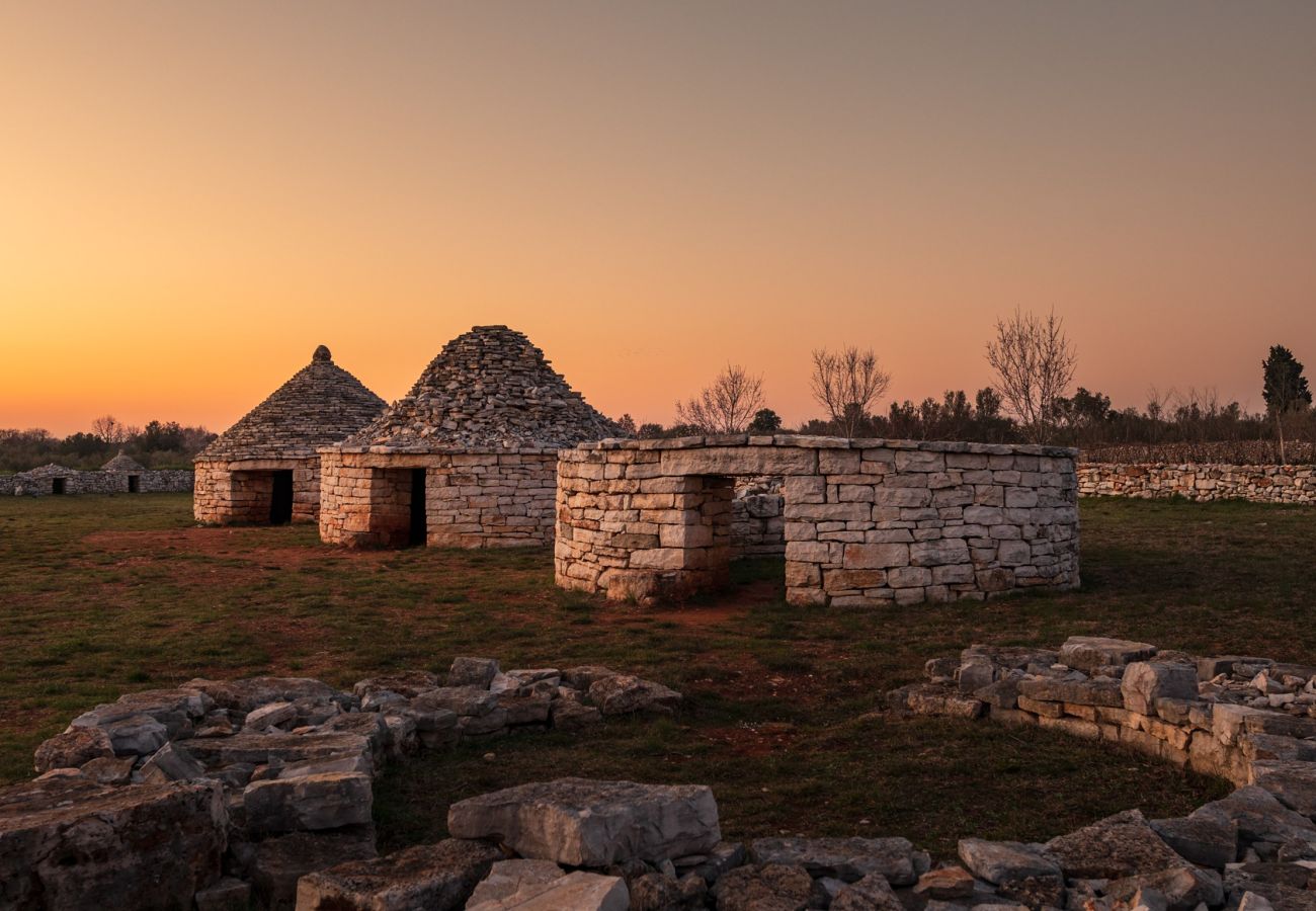 Apartment in Vodnjan - Peaceful Family Apartment - Sea View - Tedi