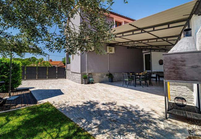 House in Loborika - Holiday House Ulika with Private Pool  House in Loborika - Holiday House Ulika with Private Pool