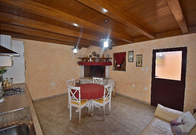 Apartment in Pula - Apartment Denis with Terrace & Lovely Garden  Apartment in Pula - Apartment Denis with Terrace & Lovely Garden