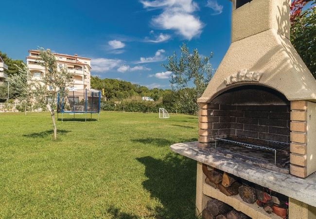 Villa in Pula - Villa Relax - Pool, Sauna, Gym, Jacuzzi, Games Villa in Pula - Villa Relax - Pool, Sauna, Gym, Jacuzzi, Games