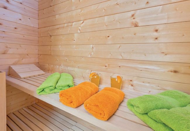 Villa in Pula - Villa Relax - Pool, Sauna, Gym, Jacuzzi, Games Villa in Pula - Villa Relax - Pool, Sauna, Gym, Jacuzzi, Games