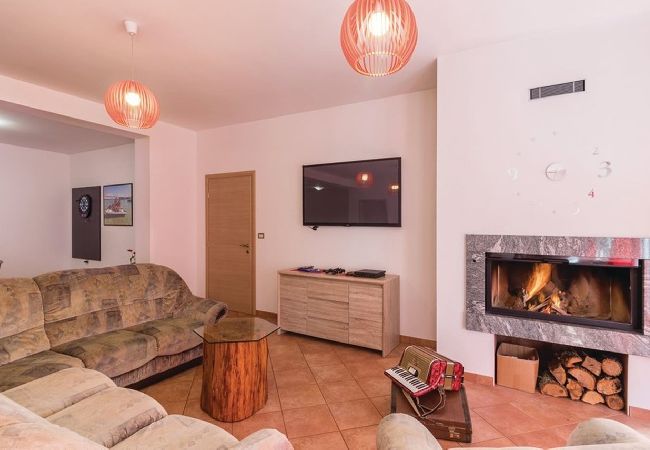 Villa in Pula - Villa Relax - Pool, Sauna, Gym, Jacuzzi, Games Villa in Pula - Villa Relax - Pool, Sauna, Gym, Jacuzzi, Games