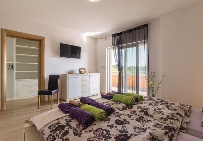 Villa in Pula - Villa Relax - Pool, Sauna, Gym, Jacuzzi, Games Villa in Pula - Villa Relax - Pool, Sauna, Gym, Jacuzzi, Games