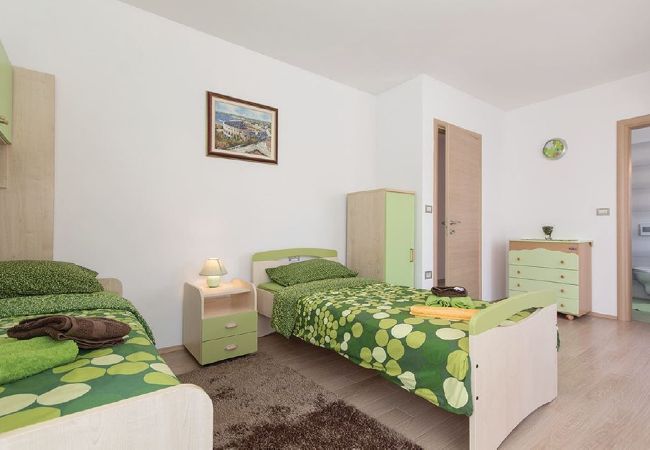 Villa in Pula - Villa Relax - Pool, Sauna, Gym, Jacuzzi, Games Villa in Pula - Villa Relax - Pool, Sauna, Gym, Jacuzzi, Games