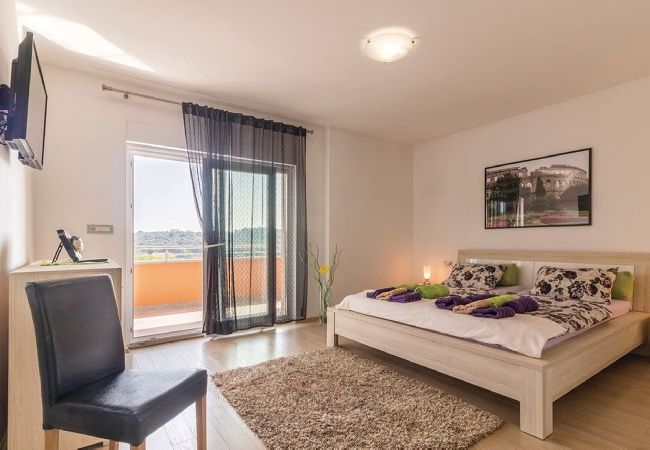 Villa in Pula - Villa Relax - Pool, Sauna, Gym, Jacuzzi, Games Villa in Pula - Villa Relax - Pool, Sauna, Gym, Jacuzzi, Games