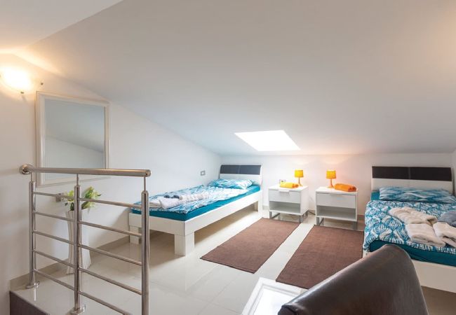 Villa in Pula - Villa Relax - Pool, Sauna, Gym, Jacuzzi, Games Villa in Pula - Villa Relax - Pool, Sauna, Gym, Jacuzzi, Games
