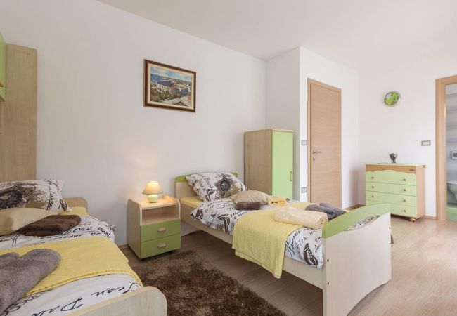 Villa in Pula - Villa Relax - Pool, Sauna, Gym, Jacuzzi, Games Villa in Pula - Villa Relax - Pool, Sauna, Gym, Jacuzzi, Games