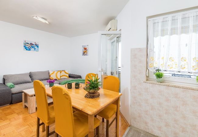 Apartment in Pula - Apartment Stellina with Cozy Balcony Apartment in Pula - Apartment Stellina with Cozy Balcony