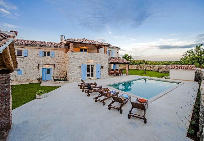Villa in Krmed - Villa Tomani - Pool, Jacuzzi, Sport Courts Villa in Krmed - Villa Tomani - Pool, Jacuzzi, Sport Courts
