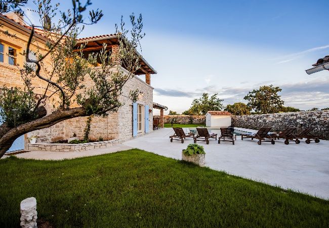 Villa in Krmed - Villa Tomani - Pool, Jacuzzi, Sport Courts Villa in Krmed - Villa Tomani - Pool, Jacuzzi, Sport Courts