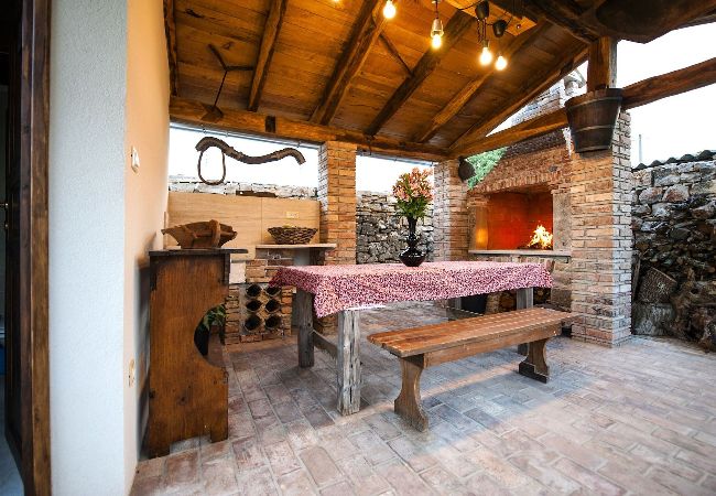 Villa in Krmed - Villa Tomani - Pool, Jacuzzi, Sport Courts Villa in Krmed - Villa Tomani - Pool, Jacuzzi, Sport Courts