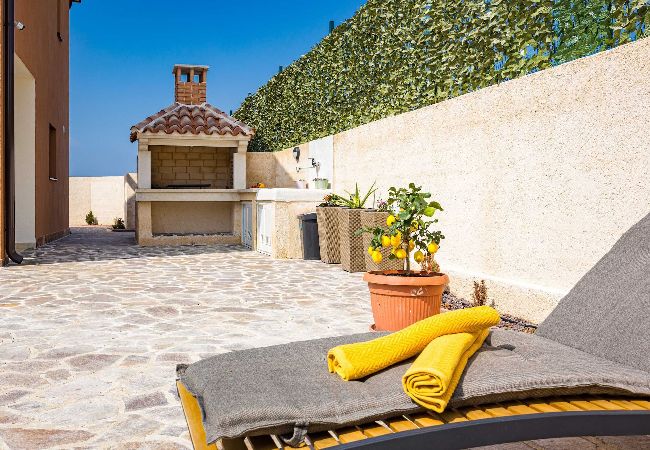 Villa in Pula - Villa Nur Amela - Pool, Jacuzzi, Darts Villa in Pula - Villa Nur Amela - Pool, Jacuzzi, Darts