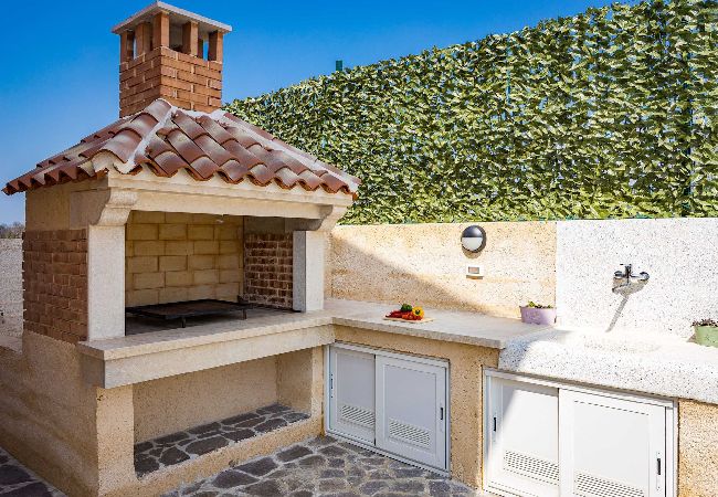 Villa in Pula - Villa Nur Amela - Pool, Jacuzzi, Darts Villa in Pula - Villa Nur Amela - Pool, Jacuzzi, Darts