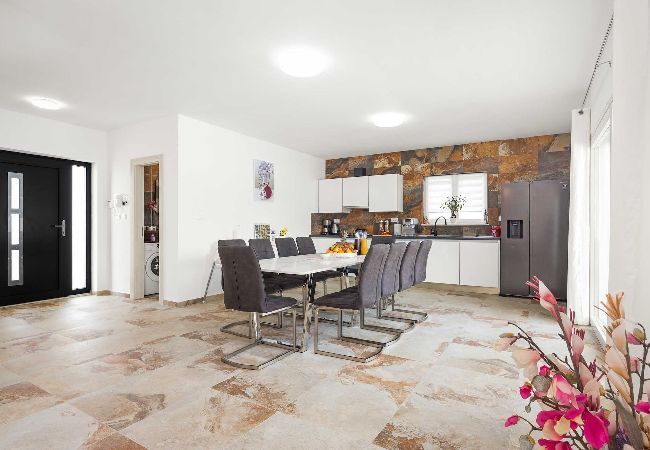 Villa in Pula - Villa Nur Amela - Pool, Jacuzzi, Darts Villa in Pula - Villa Nur Amela - Pool, Jacuzzi, Darts