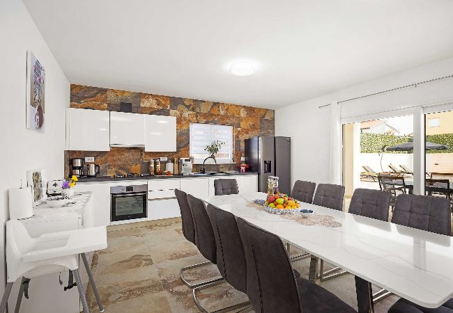 Villa in Pula - Villa Nur Amela - Pool, Jacuzzi, Darts Villa in Pula - Villa Nur Amela - Pool, Jacuzzi, Darts