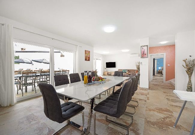 Villa in Pula - Villa Nur Amela - Pool, Jacuzzi, Darts Villa in Pula - Villa Nur Amela - Pool, Jacuzzi, Darts