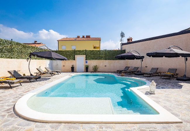 Villa in Pula - Villa Nur Amela - Pool, Jacuzzi, Darts Villa in Pula - Villa Nur Amela - Pool, Jacuzzi, Darts