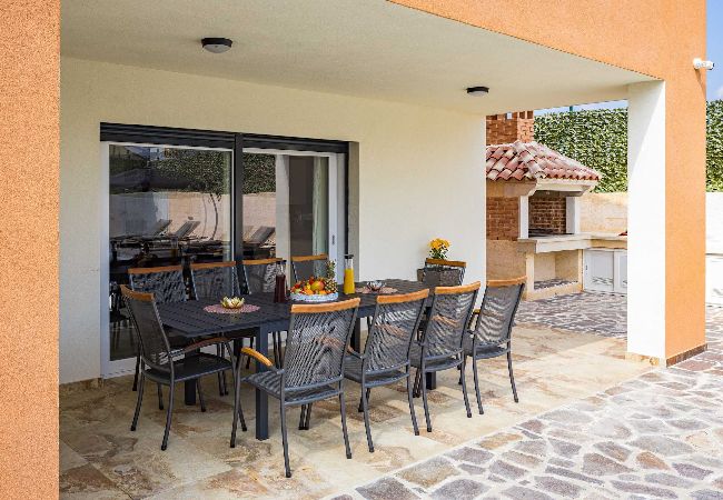 Villa in Pula - Villa Nur Amela - Pool, Jacuzzi, Darts Villa in Pula - Villa Nur Amela - Pool, Jacuzzi, Darts