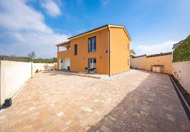 Villa in Pula - Villa Nur Amela - Pool, Jacuzzi, Darts Villa in Pula - Villa Nur Amela - Pool, Jacuzzi, Darts