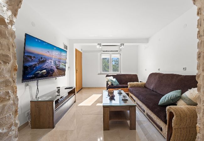Apartment in Vodnjan - Kristijan & Jelena - Pool, Jacuzzi, Playground  Apartment in Vodnjan - Kristijan & Jelena - Pool, Jacuzzi, Playground