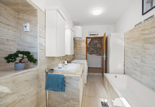 Apartment in Vodnjan - Kristijan & Jelena - Pool, Jacuzzi, Playground  Apartment in Vodnjan - Kristijan & Jelena - Pool, Jacuzzi, Playground