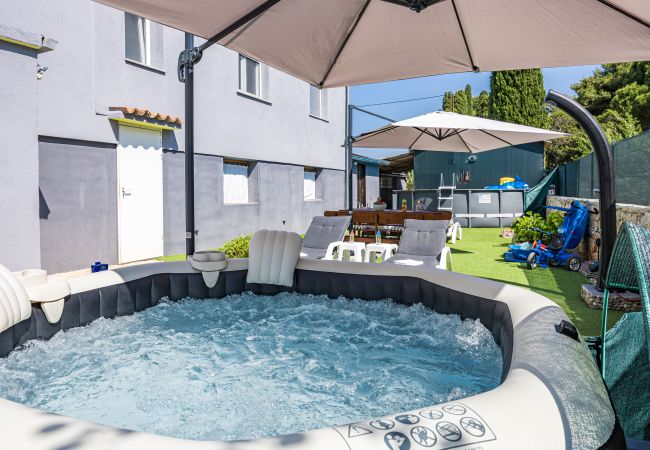 Apartment in Vodnjan - Kristijan & Jelena - Pool, Jacuzzi, Playground  Apartment in Vodnjan - Kristijan & Jelena - Pool, Jacuzzi, Playground