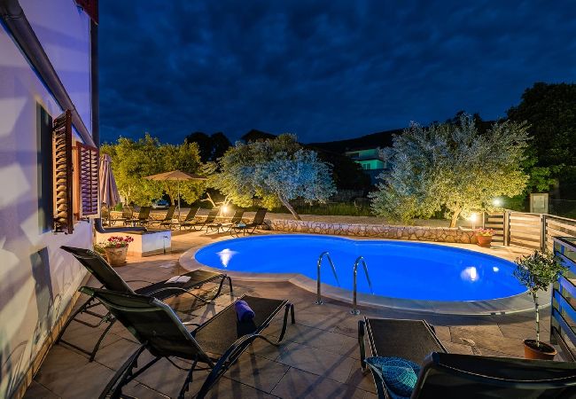 Apartment in Drenje - Relaxing Summer Apartment - Pool, Sauna, Jacuzzi 4 Apartment in Drenje - Relaxing Summer Apartment - Pool, Sauna, Jacuzzi 4