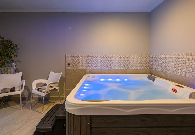 Apartment in Drenje - Relaxing Summer Apartment - Pool, Sauna, Jacuzzi 4 Apartment in Drenje - Relaxing Summer Apartment - Pool, Sauna, Jacuzzi 4