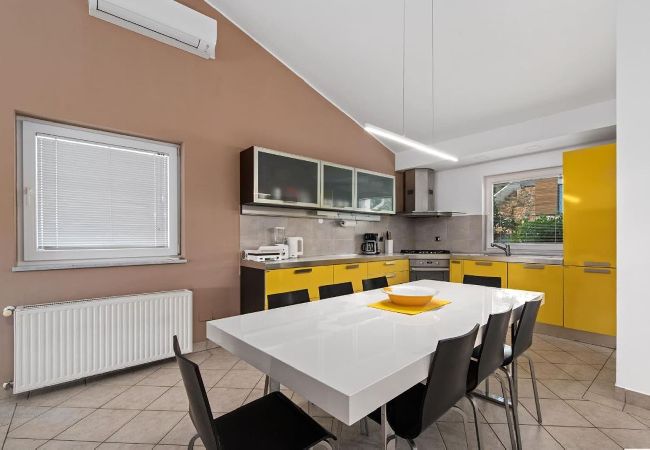 Apartment in Vintijan - Villa Vintiana - Shared Pool, 3 Bedrooms Apartment in Vintijan - Villa Vintiana - Shared Pool, 3 Bedrooms