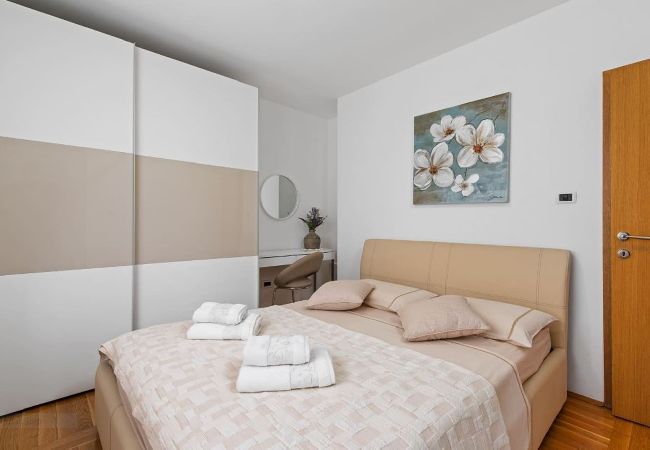 Apartment in Vintijan - Villa Vintiana - Shared Pool, 3 Bedrooms Apartment in Vintijan - Villa Vintiana - Shared Pool, 3 Bedrooms