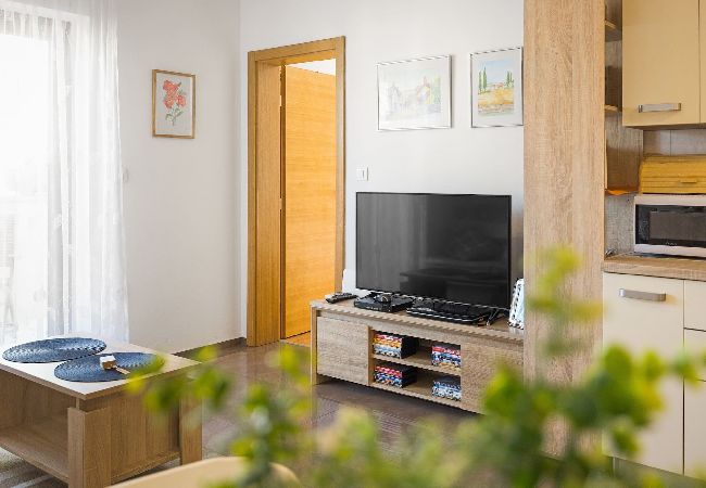 Apartment in Pula - Cute City Apt with a Relaxing Terrace - Tania Apartment in Pula - Cute City Apt with a Relaxing Terrace - Tania
