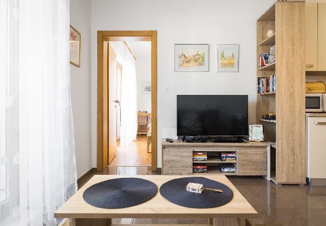 Apartment in Pula - Cute City Apt with a Relaxing Terrace - Tania Apartment in Pula - Cute City Apt with a Relaxing Terrace - Tania