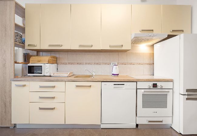 Apartment in Pula - Cute City Apt with a Relaxing Terrace - Tania Apartment in Pula - Cute City Apt with a Relaxing Terrace - Tania