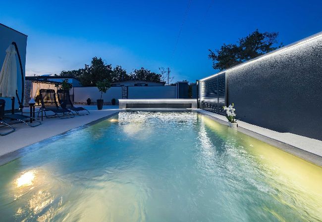 Villa in Gajana - Villa Marsel (4+2) - Private Pool and Jacuzzi  Villa in Gajana - Villa Marsel (4+2) - Private Pool and Jacuzzi
