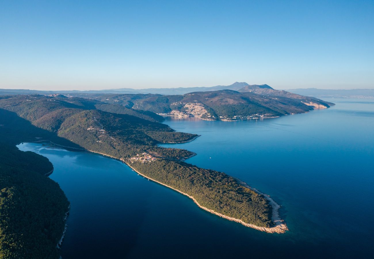 Apartment in Drenje - Relaxing Summer Apartment - Pool, Sauna, Jacuzzi 6