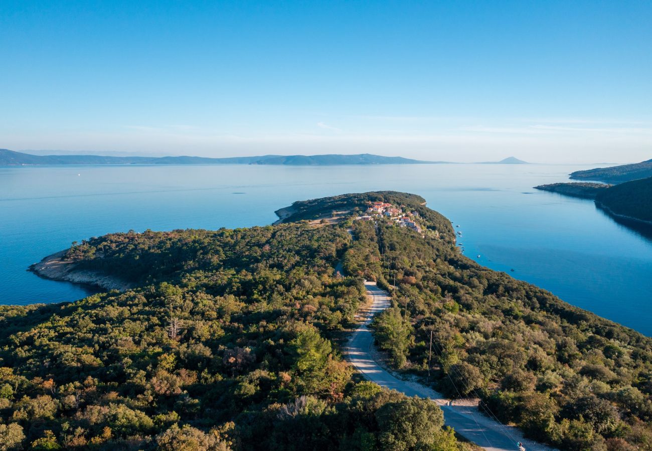 Apartment in Drenje - Relaxing Summer Apartment - Pool, Sauna, Jacuzzi 6