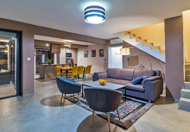 Villa in Pula - Beautiful Villa Nika with Heated Pool  Villa in Pula - Beautiful Villa Nika with Heated Pool