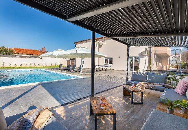 Villa in Valbandon - Villa Berg II - Pool, Game Room, Trampoline Villa in Valbandon - Villa Berg II - Pool, Game Room, Trampoline