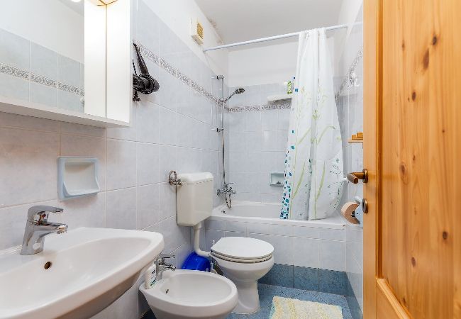 Apartment in Cres - Cres Island Vacation Break - Lungomare Venezia Apartment in Cres - Cres Island Vacation Break - Lungomare Venezia