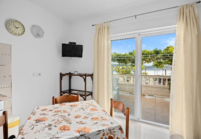 Apartment in Rab - Lovely Sea View and Boat Mooring - Jurica (4)  Apartment in Rab - Lovely Sea View and Boat Mooring - Jurica (4)