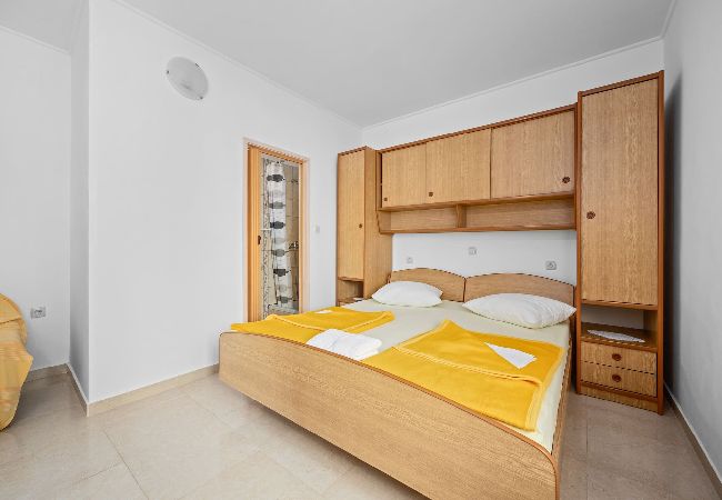 Apartment in Rab - Lovely Sea View and Boat Mooring - Jurica (4)  Apartment in Rab - Lovely Sea View and Boat Mooring - Jurica (4)