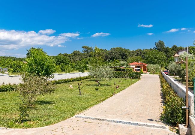 House in Pula - Lovely Family Oasis with Private Pool - Dolinka House in Pula - Lovely Family Oasis with Private Pool - Dolinka
