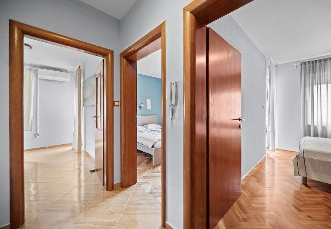 Residence in Kampor - Seafront Apt, Tastefully Furnished - Neda Smilje Residence in Kampor - Seafront Apt, Tastefully Furnished - Neda Smilje