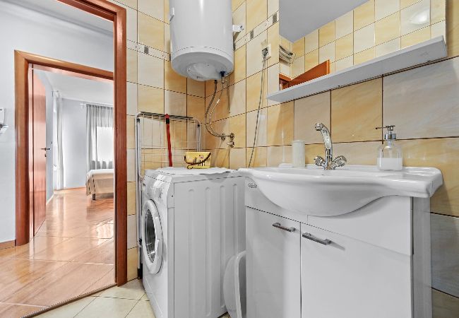 Residence in Kampor - Seafront Apt, Tastefully Furnished - Neda Smilje Residence in Kampor - Seafront Apt, Tastefully Furnished - Neda Smilje