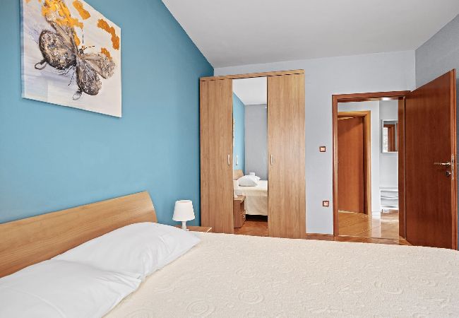 Residence in Kampor - Seafront Apt, Tastefully Furnished - Neda Smilje Residence in Kampor - Seafront Apt, Tastefully Furnished - Neda Smilje
