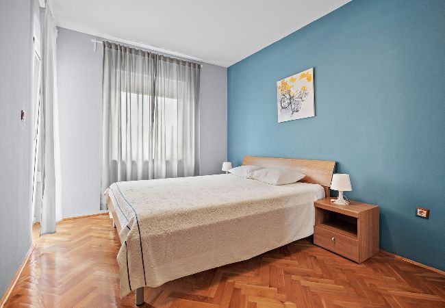 Residence in Kampor - Seafront Apt, Tastefully Furnished - Neda Smilje Residence in Kampor - Seafront Apt, Tastefully Furnished - Neda Smilje