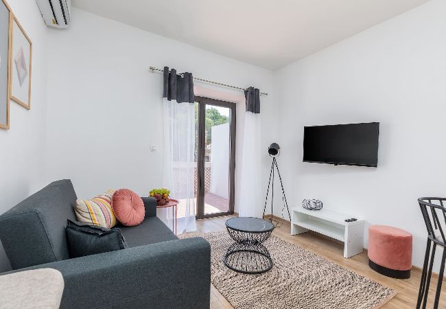 Apartment in Fažana - Modern Apartment with Pool and Garden - Marceta 2 Apartment in Fažana - Modern Apartment with Pool and Garden - Marceta 2