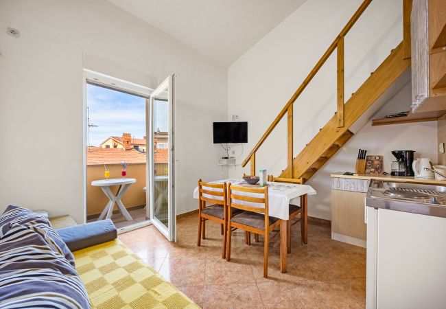 Studio in Medulin - 250 m from the Beach - Studio Mijic 1 with Balcony  Studio in Medulin - 250 m from the Beach - Studio Mijic 1 with Balcony