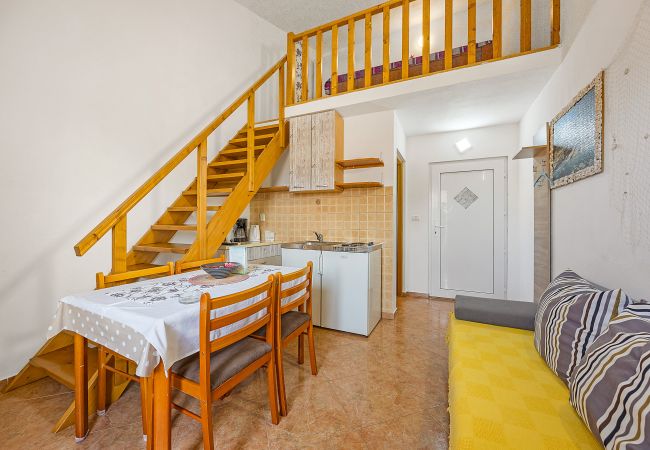 Studio in Medulin - 250 m from the Beach - Studio Mijic 1 with Balcony  Studio in Medulin - 250 m from the Beach - Studio Mijic 1 with Balcony
